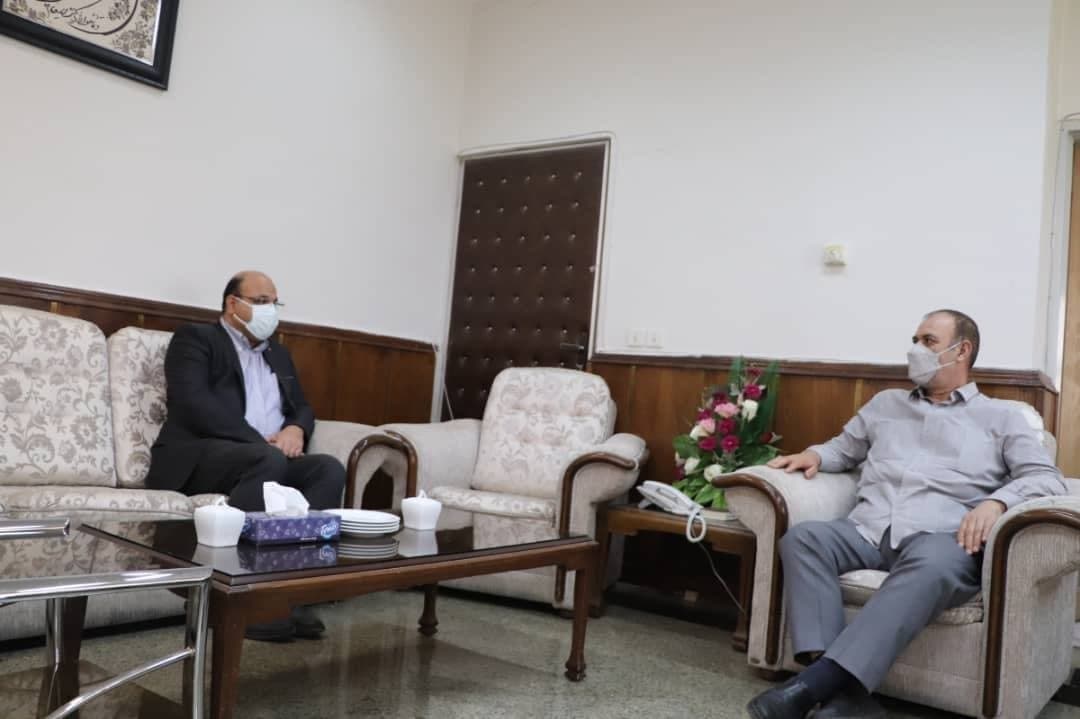 خبرنگاران در اولویت دریافت واکسن کرونا قرار گیرند