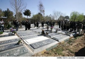 آماده‌سازی آرامستان‌های کرمانشاه برای پنجشنبه آخرسال و غریبان