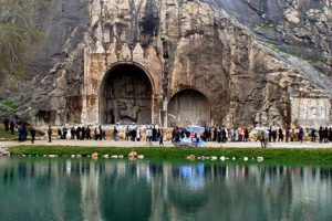 طاق‌ بستان و چالش باران