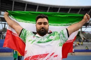 وقتی که حتی از نصب بنر برای رکورددار جهانی دریغ می‌شود